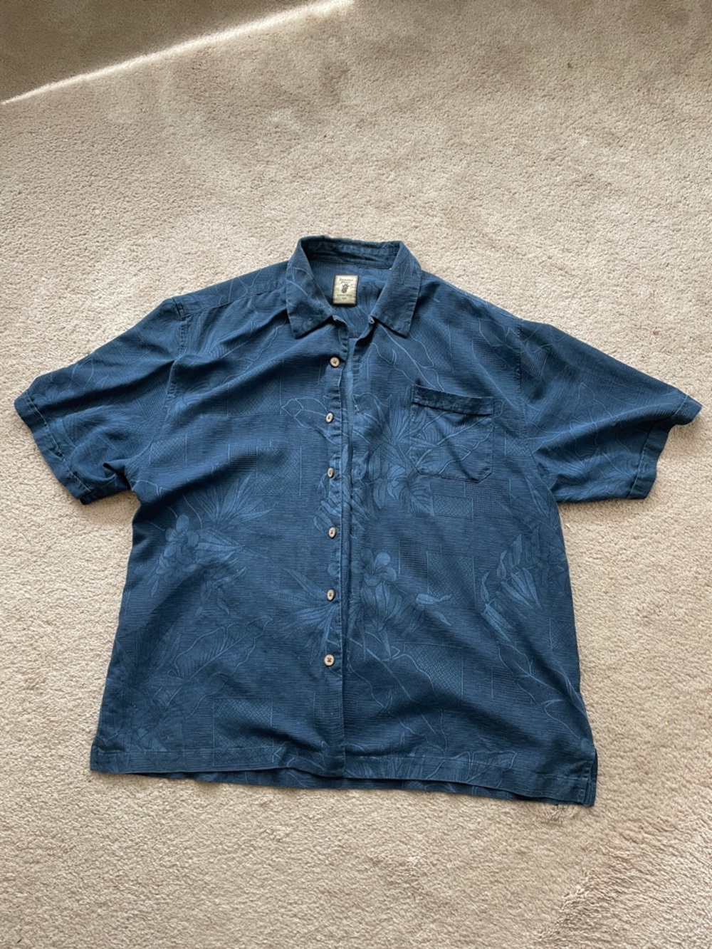 Jamaica Jaxx Navy Blue Short-Sleeve Button-Down with Subtle Floral Print
